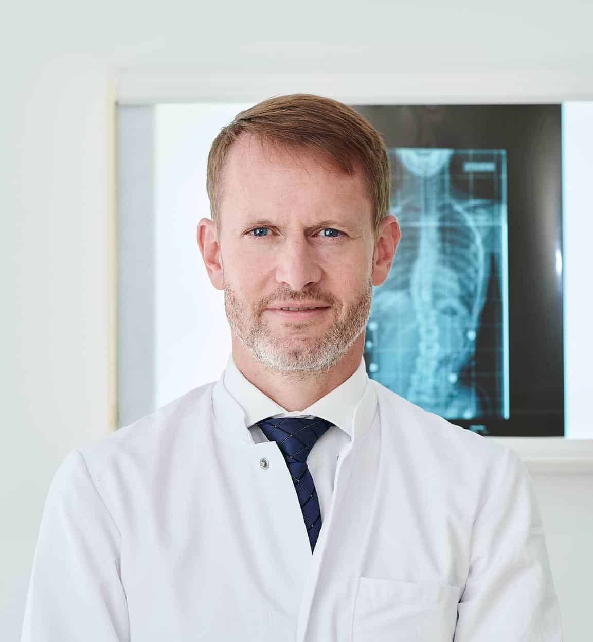 Portrait von Prof. DDr. Martin Faschingbauer zur Vorstellung auf der Website.
