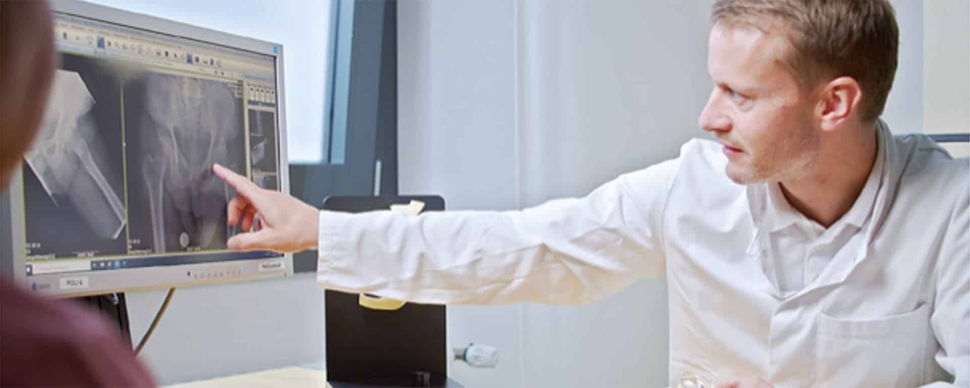 Portrait von Prof. DDr. Martin Faschingbauer zur Vorstellung auf der Website.